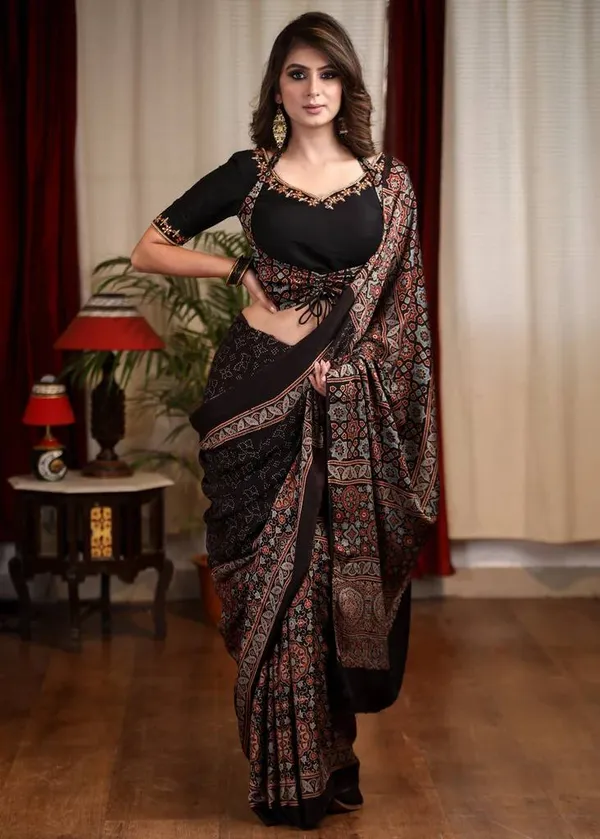 Black_Modal_Silk_Saree_For_Women