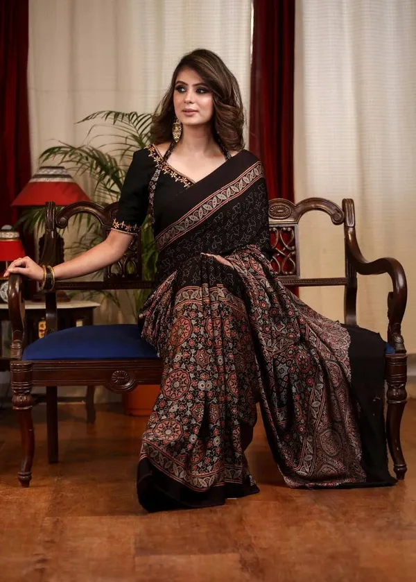 Black_Modal_Silk_Saree_For_Women