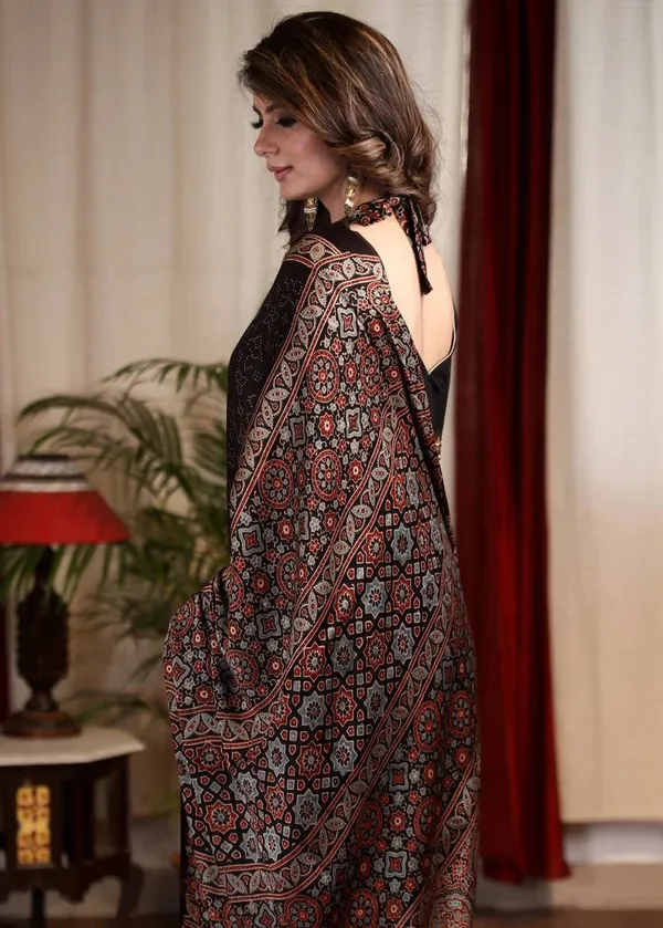 Black_Modal_Silk_Saree_For_Women