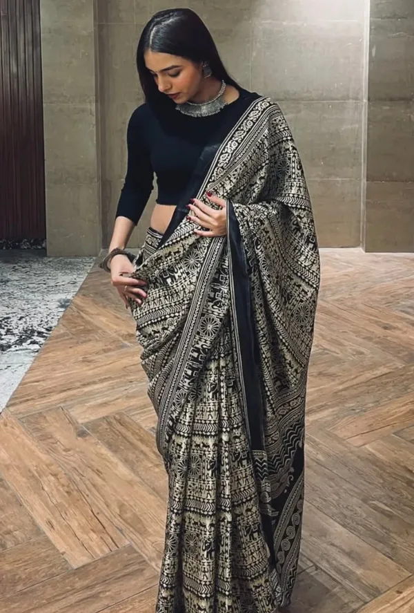 Black_Pure_Silk_Saree_For_Women