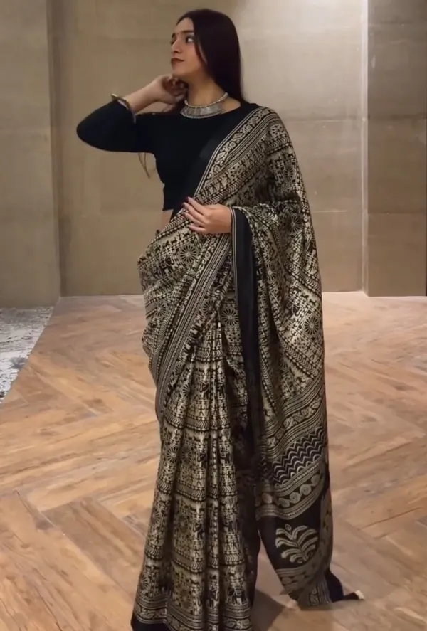 Black_Pure_Silk_Saree_For_Women