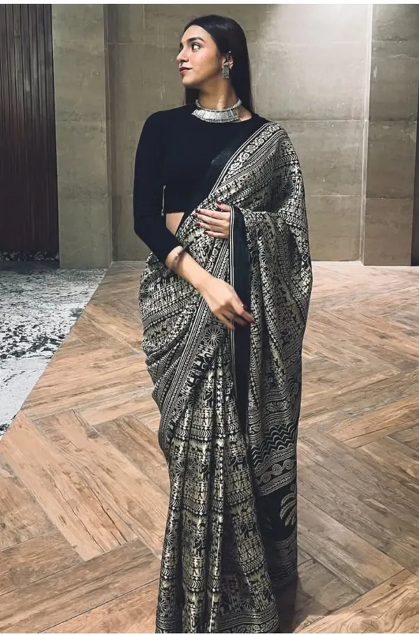 Black_Pure_Silk_Saree_For_Women