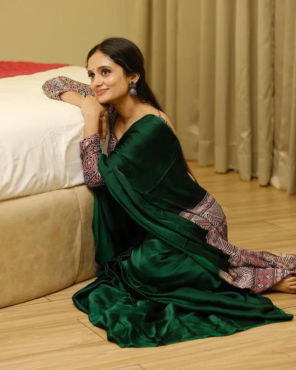 Green_Modal_Silk_Saree_For_Women