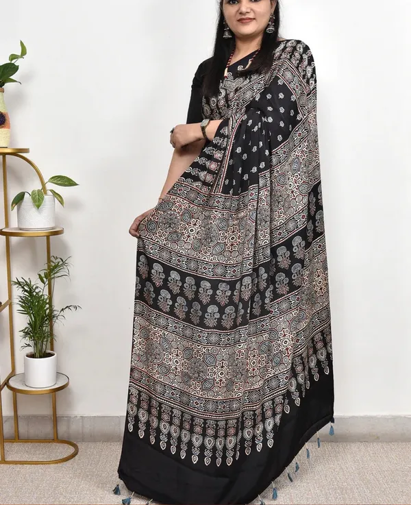 Black_Modal_Silk_Saree_For_Women