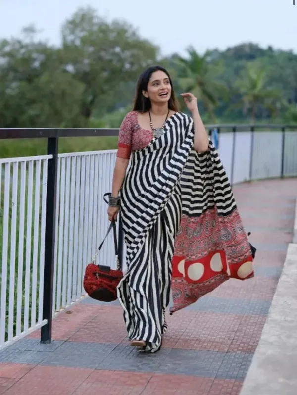 Black_And_White_Satin_Modal_Silk_Saree_For_Women