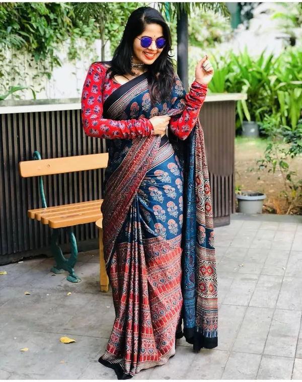 Ajrakh_Print_Unique_And_Artistic_Design_With_Blouse_Piece