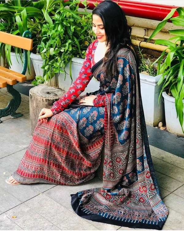 Ajrakh_Print_Unique_And_Artistic_Design_With_Blouse_Piece