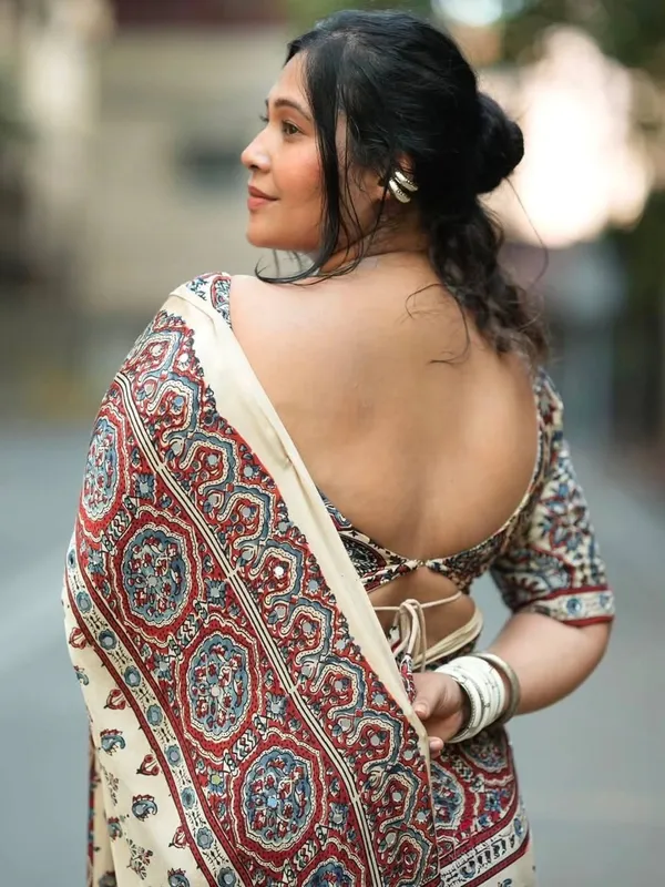 Beige_Modal_Silk_Saree_with_Real_Mirror_&_Designer_Blouse_|_Party_Wear_Saree_For_Women_|_Mirror_Work_Saree