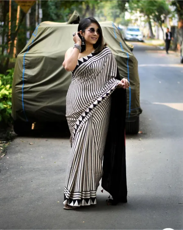 Black_&_White_Striped_Red_bindi_Saree_Stylish_Party_&_Casual_Wear_Saree