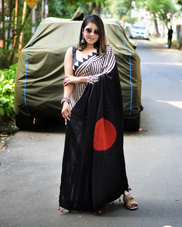 Black_&_White_Striped_Red_bindi_Saree_Stylish_Party_&_Casual_Wear_Saree