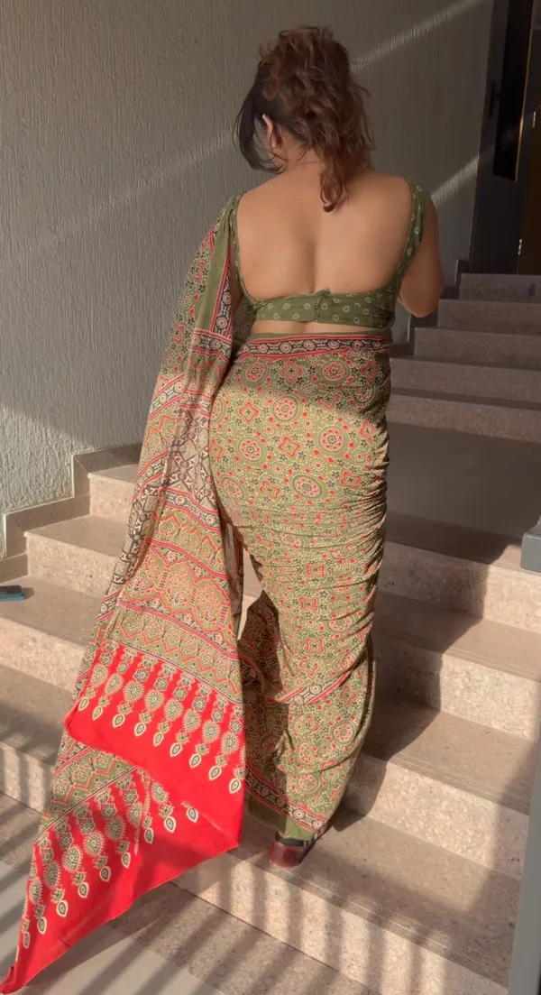 Classic_Mahendi_Green_Ajarakh_Printed_Cotton_silk_saree_with_blouse_Piece