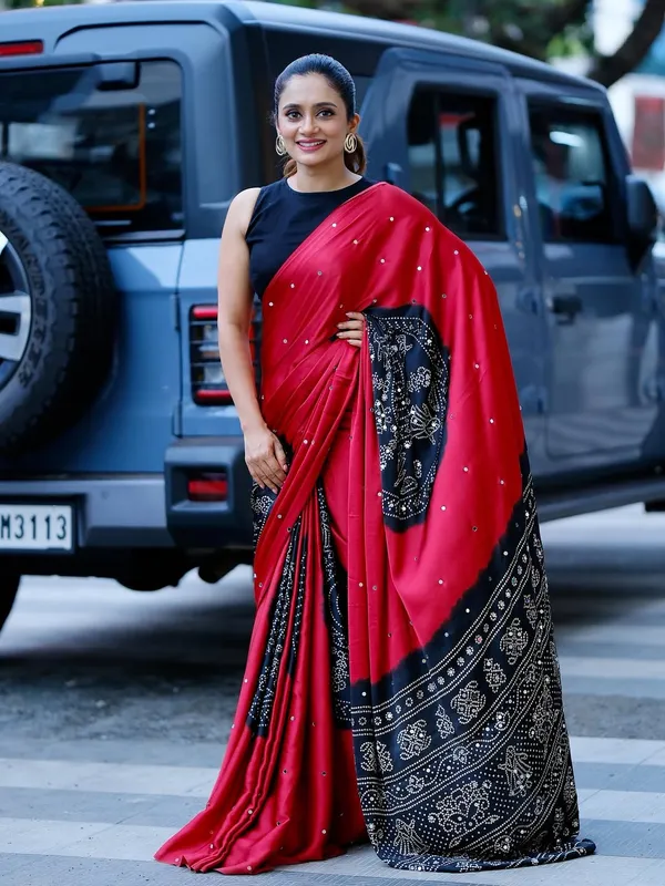 Red_Real_Mirror_work_Soft_And_Smooth_Bandhej__Gajji_Silk_Saree_with_black_pallu
