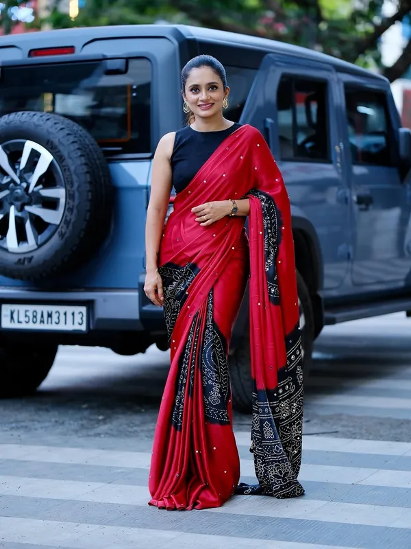 Red_Real_Mirror_work_Soft_And_Smooth_Bandhej__Gajji_Silk_Saree_with_black_pallu