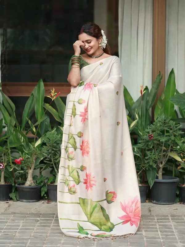 Floral_Printed_Silk_Saree,_Off-White_with_Pink_Lotus_Print