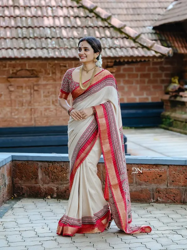 Heavy_Marsh_Mellow_with_Zari_Lining_and_gold_denting_zari_border_saree_for_Women