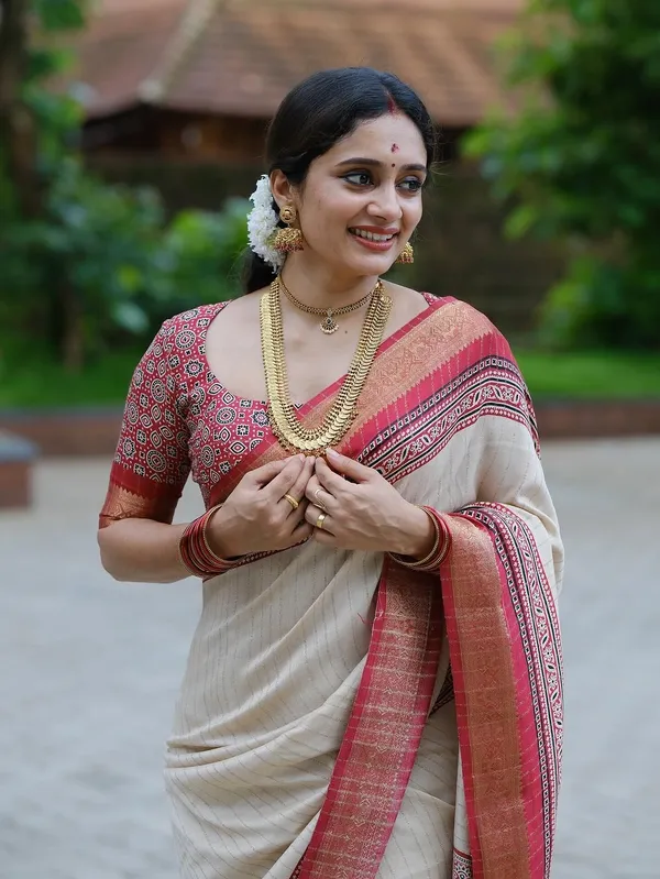 Heavy_Marsh_Mellow_with_Zari_Lining_and_gold_denting_zari_border_saree_for_Women