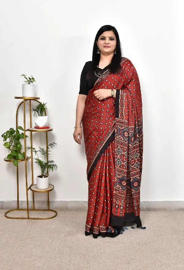 Isha_lotus_Modal_Silk_Saree_For_Women