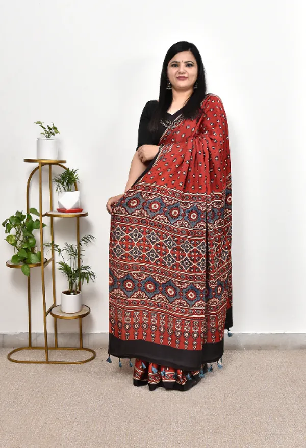 Isha_lotus_Modal_Silk_Saree_For_Women