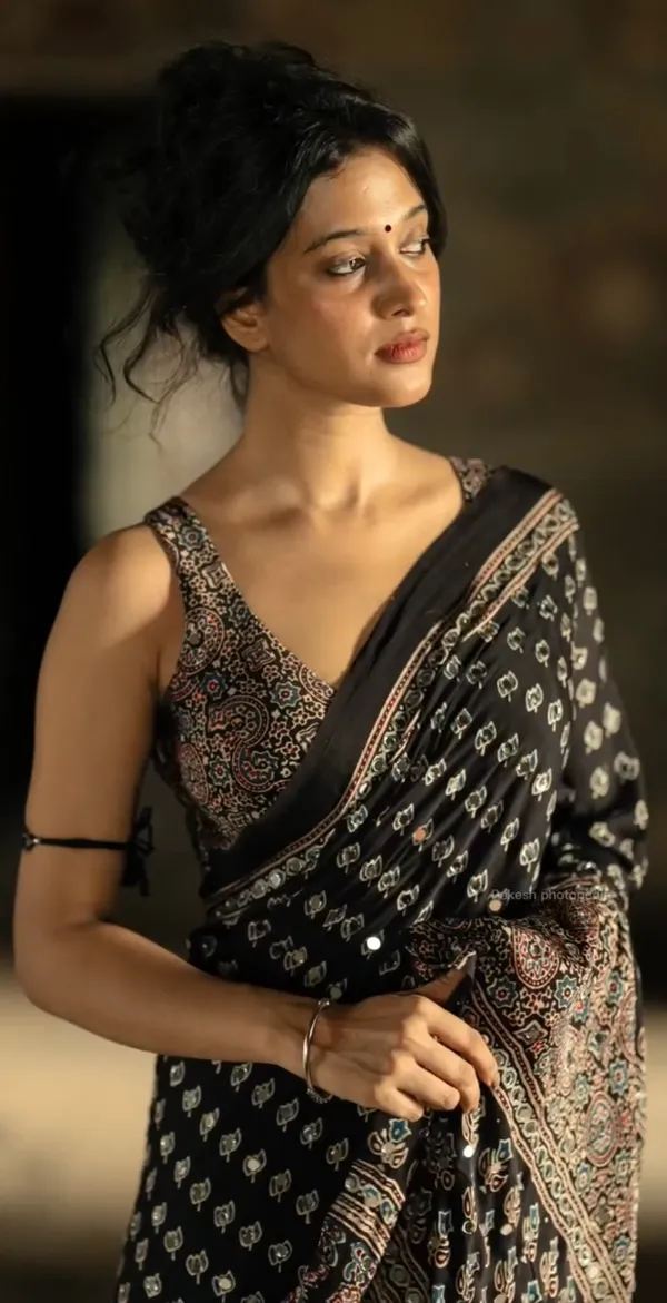 Jiya_lotus_Designer_Black_Ajarakh_Saree_with_blouse_Piece_