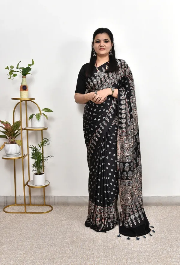 Lotus_Ajarakh_Saree_with_blouse_Piece
