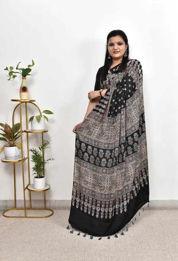 Lotus_Ajarakh_Saree_with_blouse_Piece
