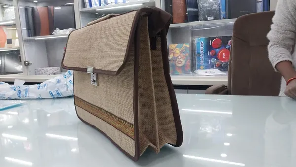 Brown_Jute_Canvas_Briefcase_Bag_With_Metal_Lock_Laptop_Bag