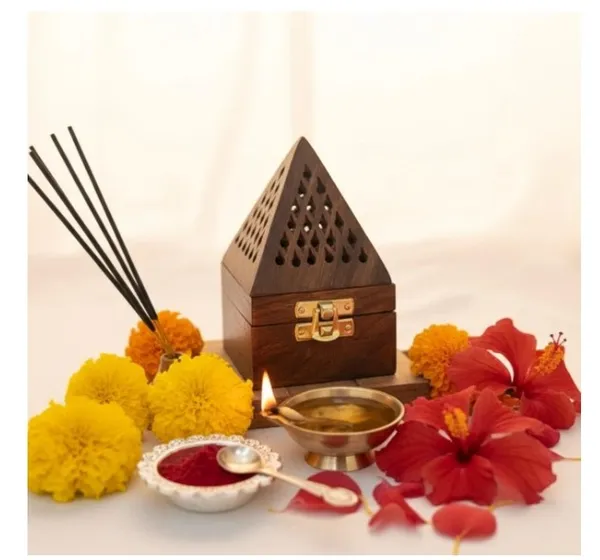 Handcrafted_Wooden_Incense_&_Candle_Holder_Box