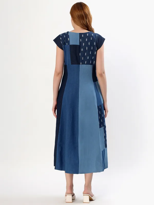 Color_Block_Denim_Dress