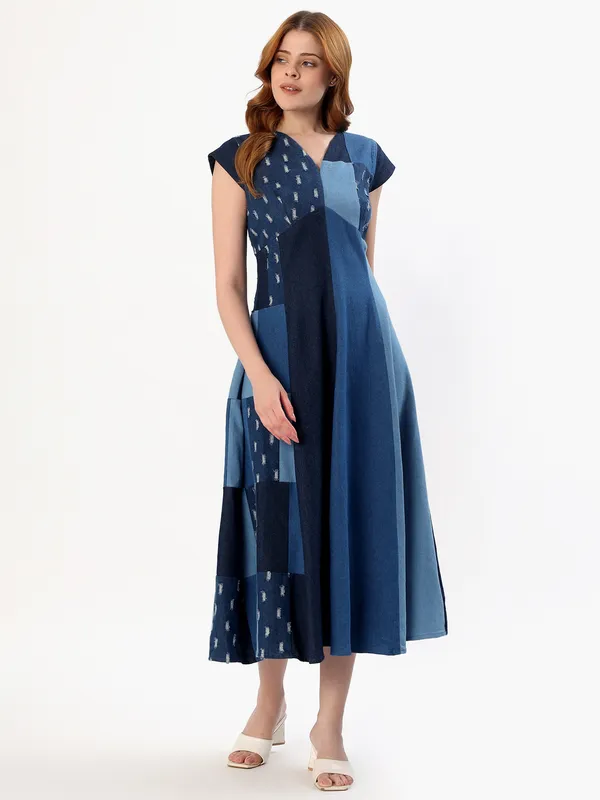 Color_Block_Denim_Dress