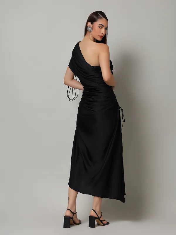 Her_Black_Dress