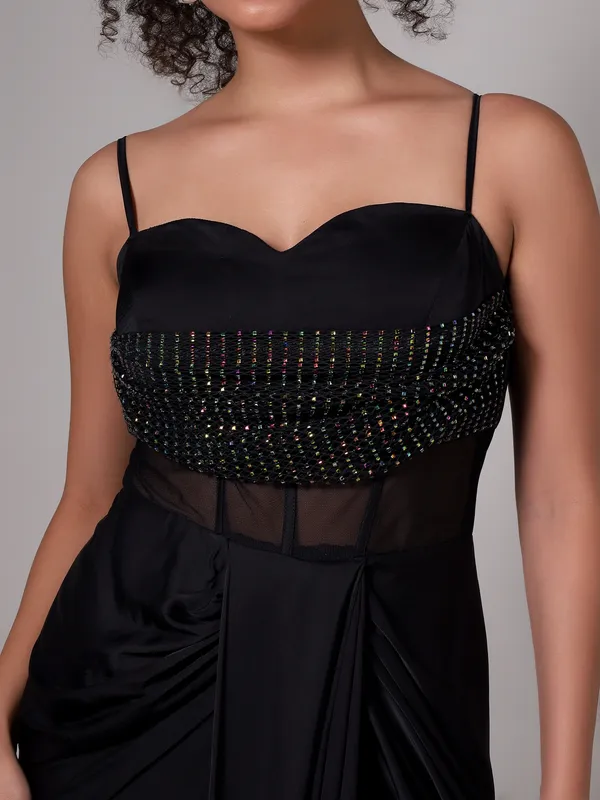Her_Black_Stud_Gown