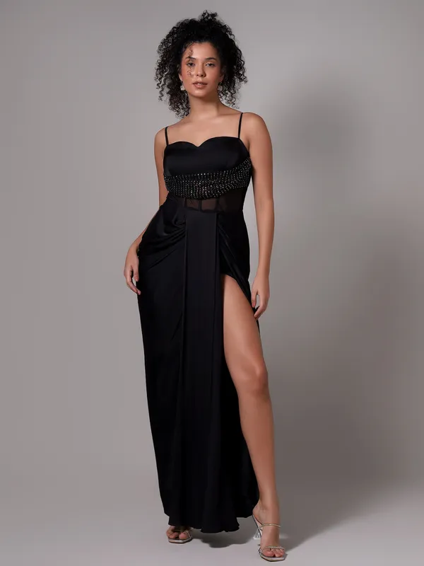 Her_Black_Stud_Gown