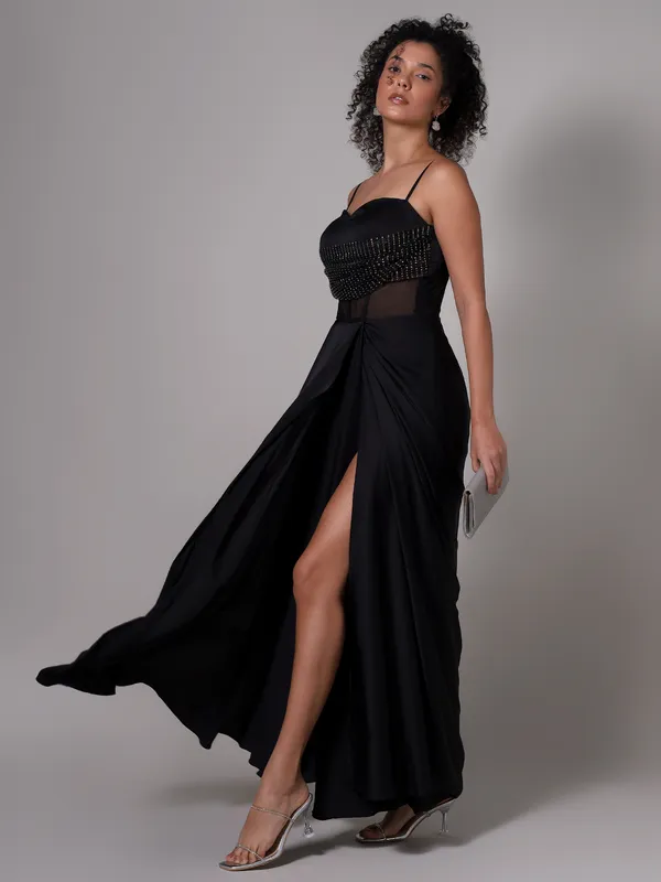 Her_Black_Stud_Gown