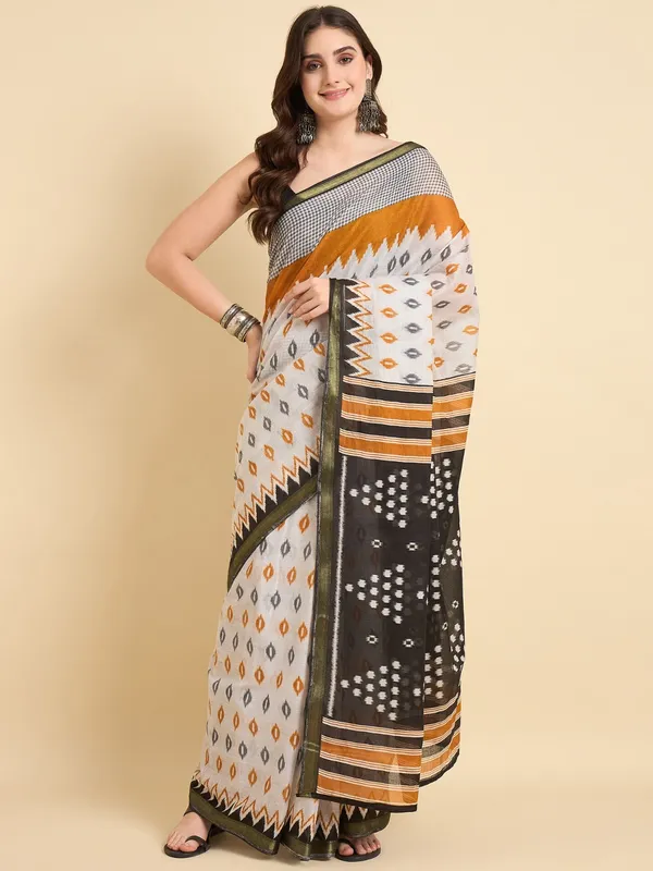 Kaheri_Basics:_Maheshwari_Silk_Cotton_Saree_with_Elegant_Zari_Border_White