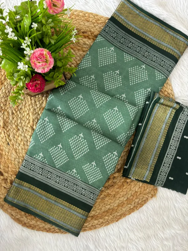 Kaheri_Saree_:_Premium_Mal_Cotton_Saree_with_Royal_Dark_Green_Pallu_Zalak
