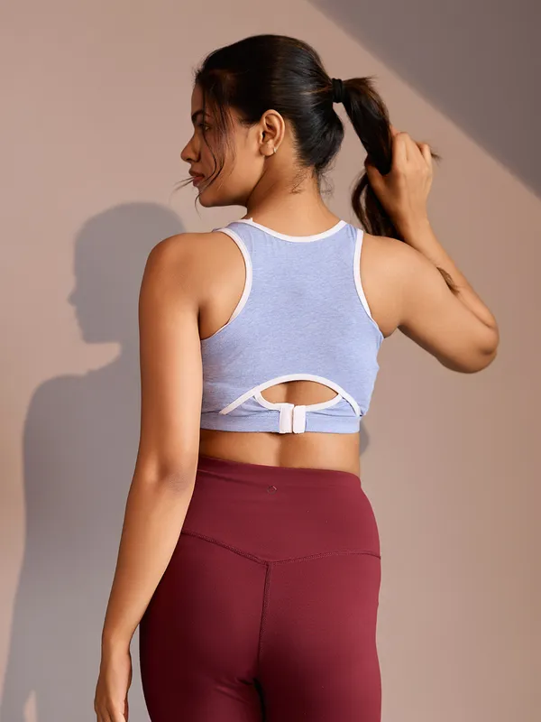 Kaheri_Sky_Contrast_Panelled_Sports_Bra_-_Serene_Style_&_Comfort_UV-001_Melange_Blue