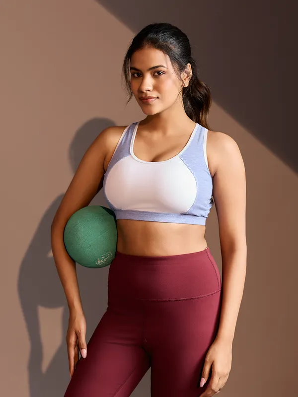 Kaheri_Sky_Contrast_Panelled_Sports_Bra_-_Serene_Style_&_Comfort_UV-001_Melange_Blue