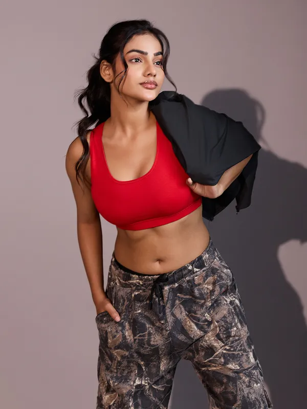 Kaheri_Solid_Cherry_Red_Seamless-Back_Performance_Bra_UV-008_Red