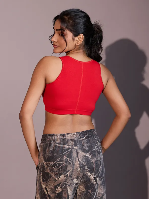 Kaheri_Solid_Cherry_Red_Seamless-Back_Performance_Bra_UV-008_Red
