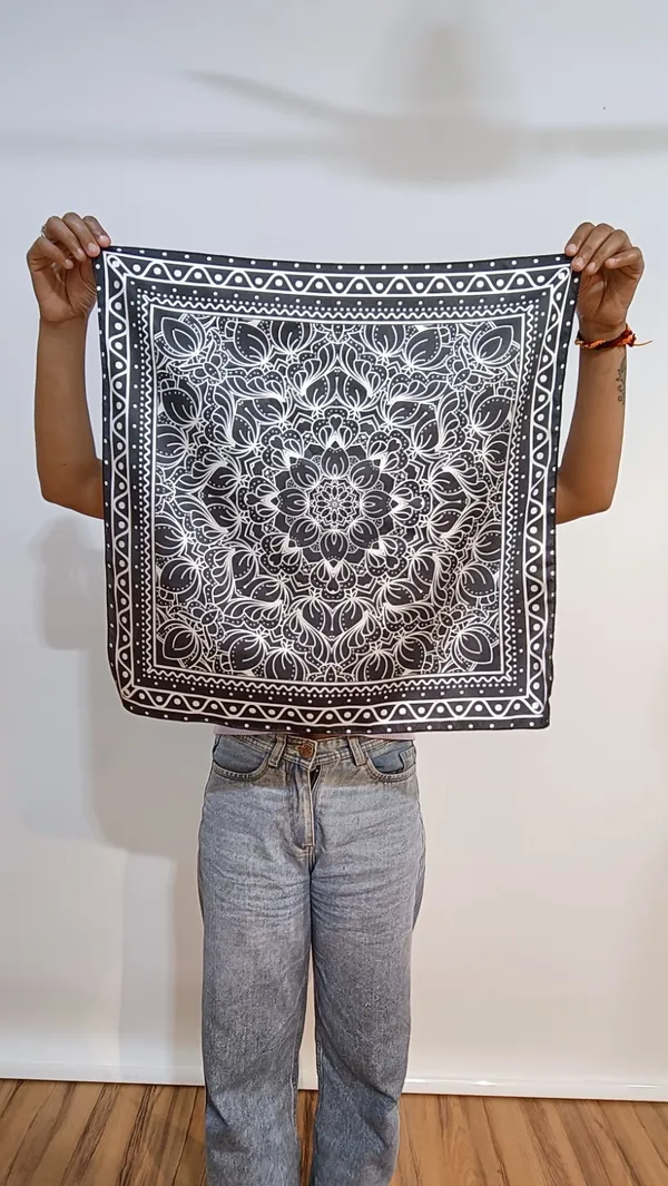 Kaheri_Women_Satin_Silk_Printed_Square_Scarf_/_Bandana_(65_x_65_cm)