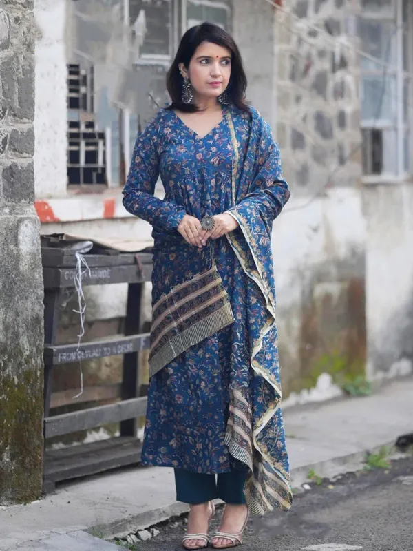 Morpich_Rayon_Printed_Kurti_Pant_Dupatta_Set_|_Kaheri_Enterprise