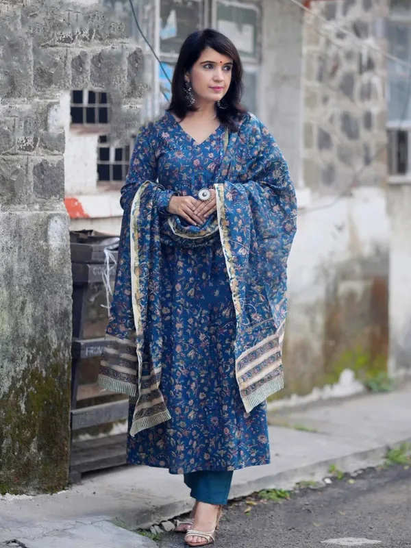 Morpich_Rayon_Printed_Kurti_Pant_Dupatta_Set_|_Kaheri_Enterprise
