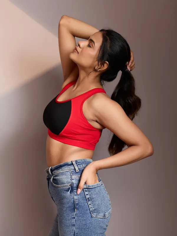 Women's_Bold_Red_&_Black_Stretchable_Sports_Bra_–_Premium_Comfort_Activewear_for_Fitness_&_Training_|_Kaheri_Enterprise_UV-001_Red