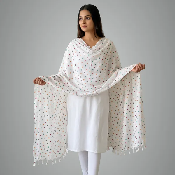 White_Dupatta_With_Color_Heart_Prints