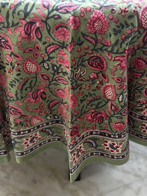 Hand_Block_Print_Round_Tablecloth:_Floral_6-Seater_Table_Wear