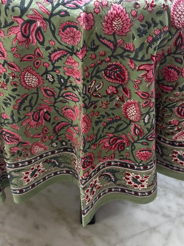 Hand_Block_Print_Round_Tablecloth:_Floral_6-Seater_Table_Wear