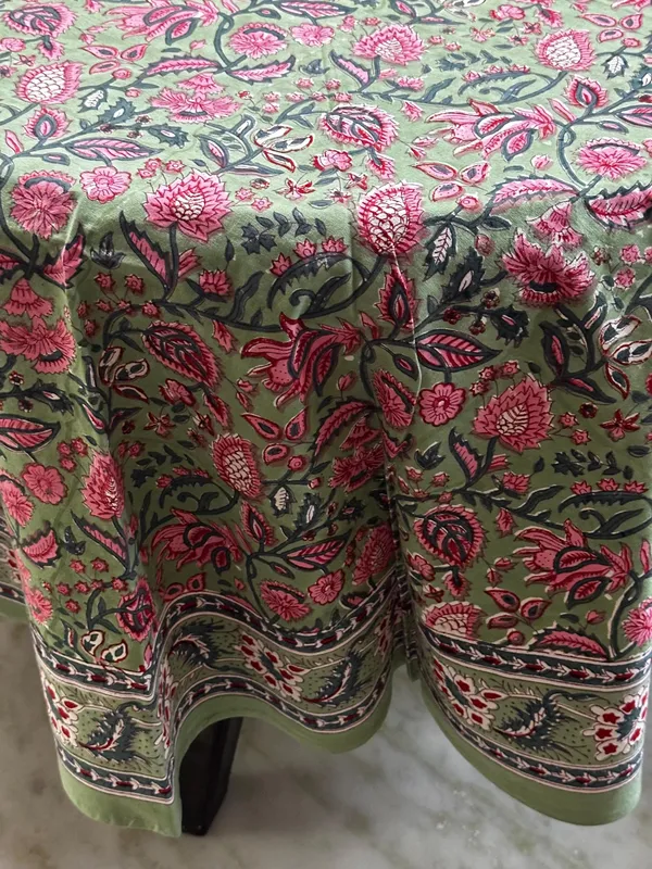 Hand_Block_Print_Round_Tablecloth:_Floral_6-Seater_Table_Wear