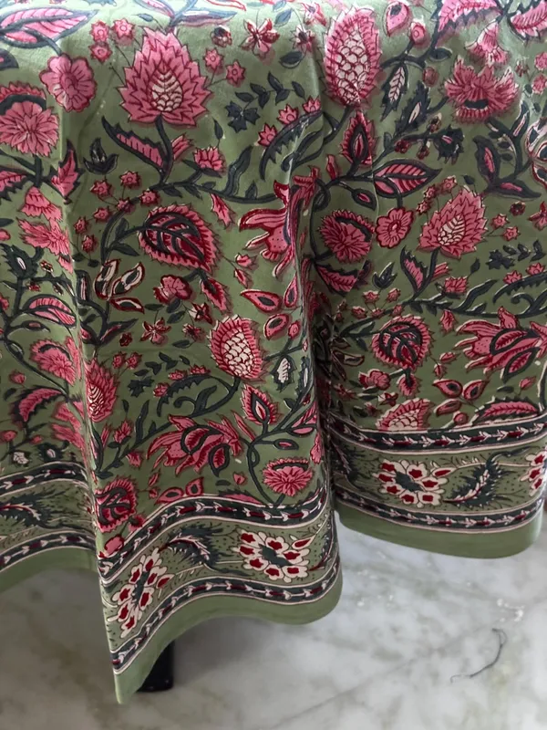 Hand_Block_Print_Round_Tablecloth:_Floral_6-Seater_Table_Wear