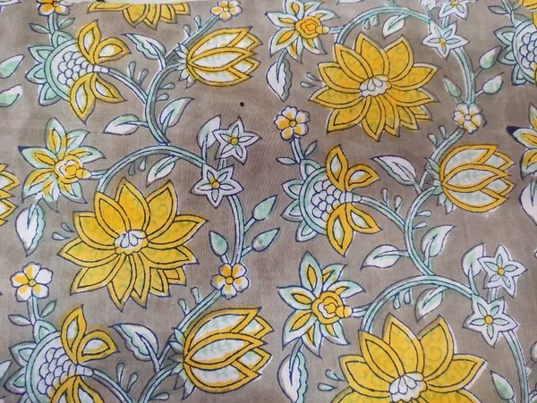 Hand_Block_Cotton_Fabric:_Mughal_Floral_Print,_44"_Wide