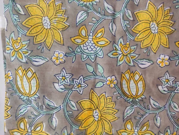 Hand_Block_Cotton_Fabric:_Mughal_Floral_Print,_44"_Wide